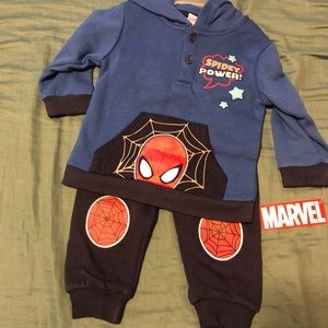 NWT 2 piece Spider-Man sweatsuit